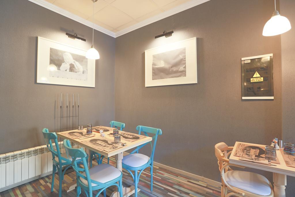 Artmotel & Bistro Хацег Экстерьер фото