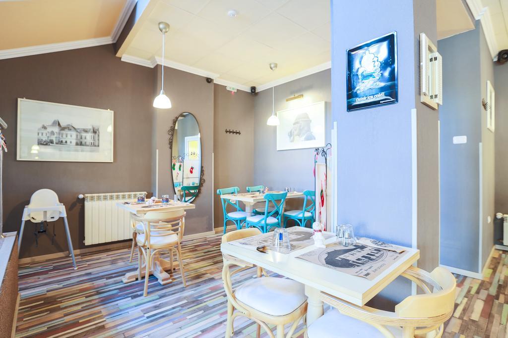 Artmotel & Bistro Хацег Экстерьер фото