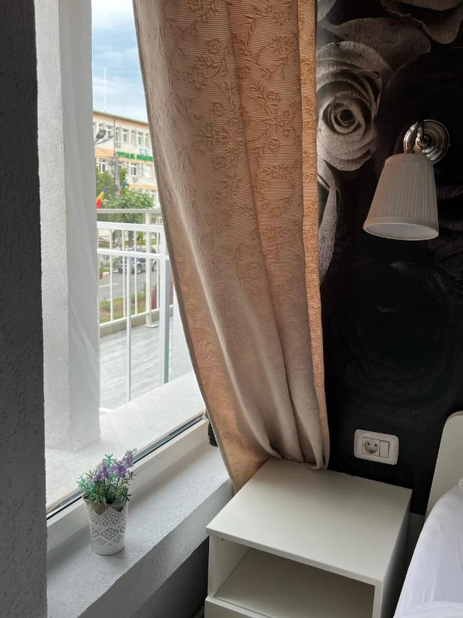 Artmotel & Bistro Хацег Экстерьер фото