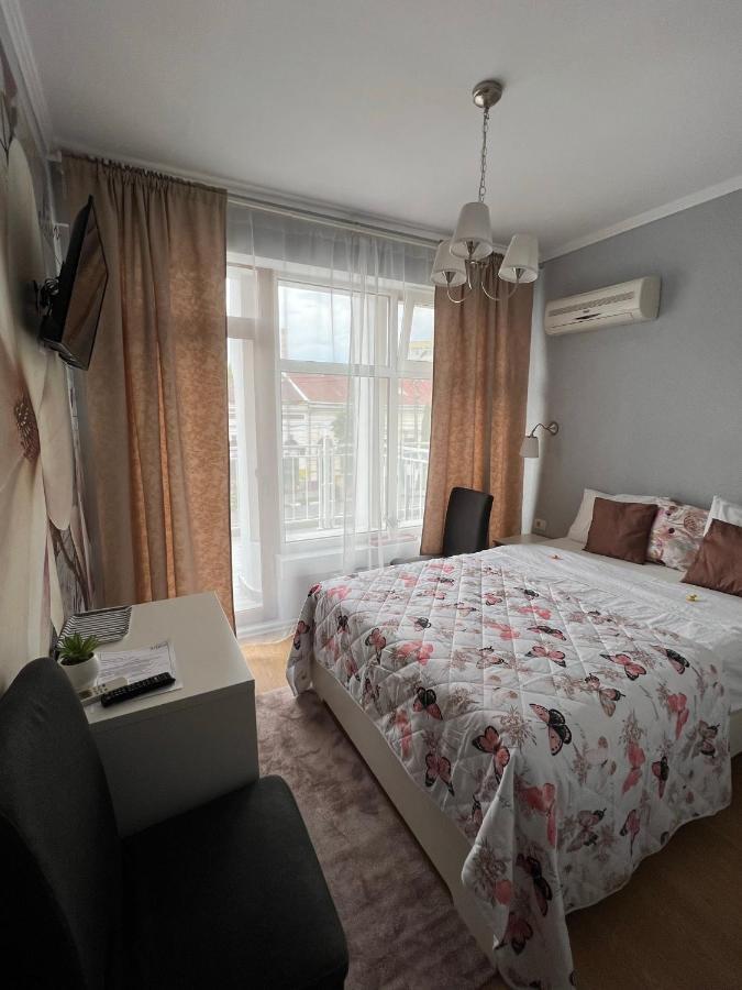 Artmotel & Bistro Хацег Экстерьер фото