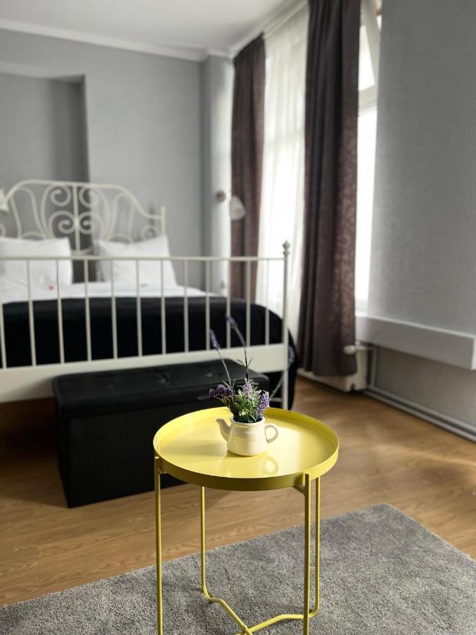 Artmotel & Bistro Хацег Экстерьер фото