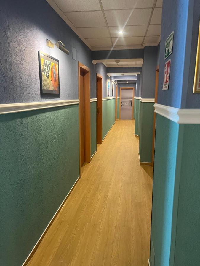 Artmotel & Bistro Хацег Экстерьер фото
