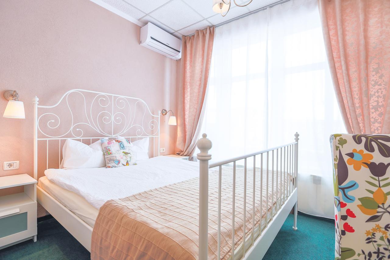 Artmotel & Bistro Хацег Экстерьер фото